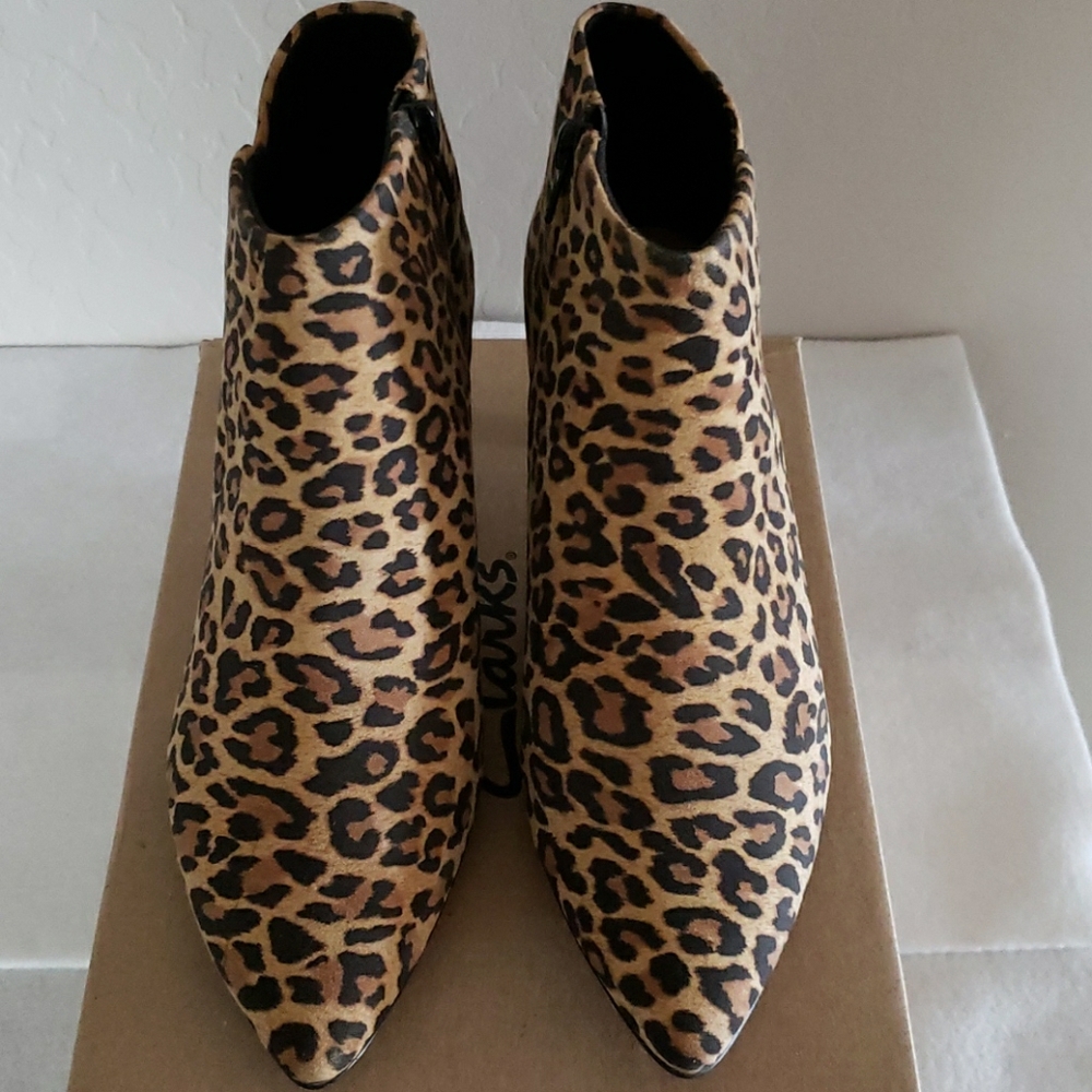 NIB Clarks Ankle Booties